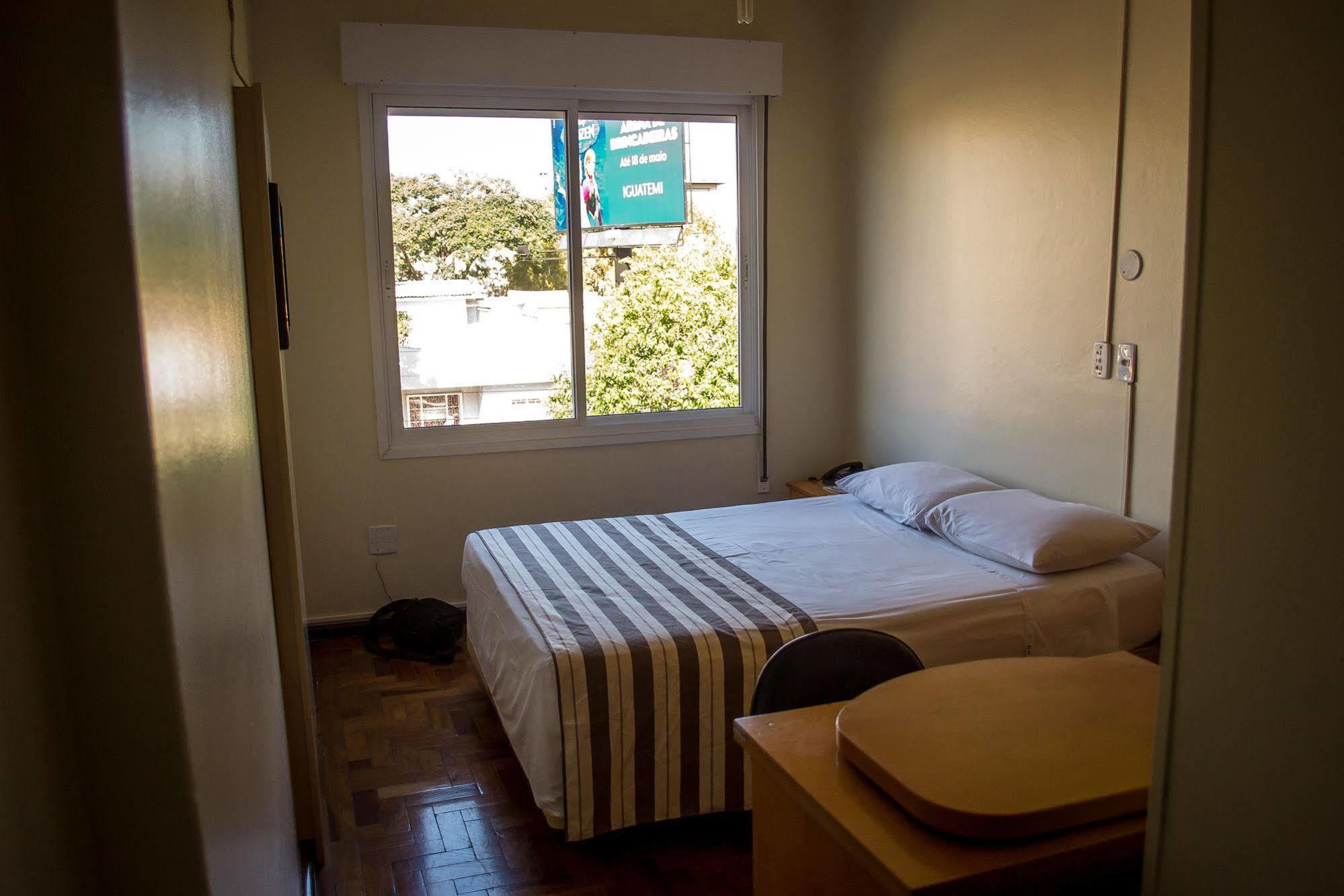 Colossi Hotel Porto Alegre Bagian luar foto
